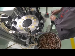 Apparecchiature per il crimping automatico con cappuccio di gomma